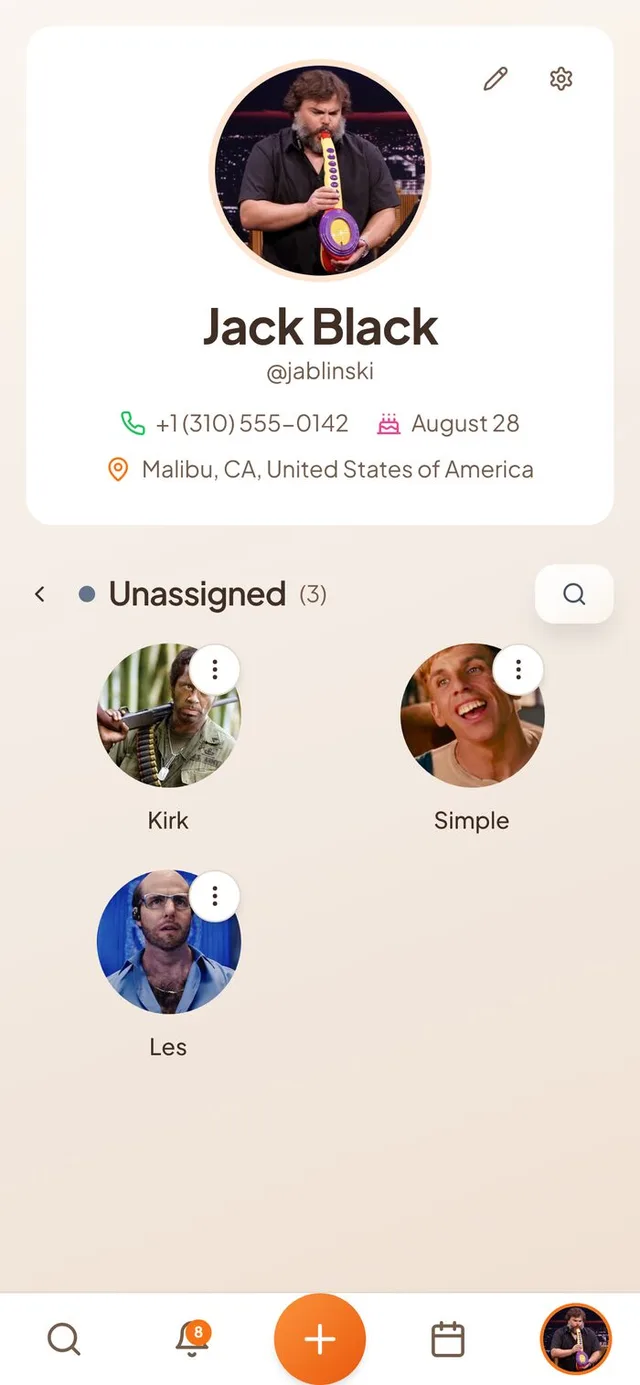 Conmigo My people screen opened into the Unassigned group with three friends in a two-column grid